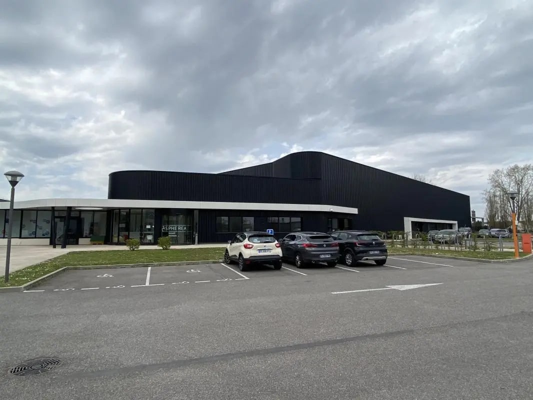 8 Rue Du Maréchal De Lattre De Tassigny, Élancourt to rent Building Photo- Image 1 of 11