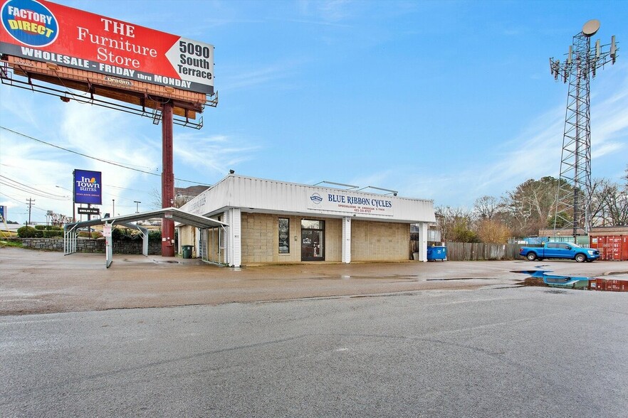 5716 Lee Hwy, Chattanooga, TN for sale - Building Photo - Image 1 of 1