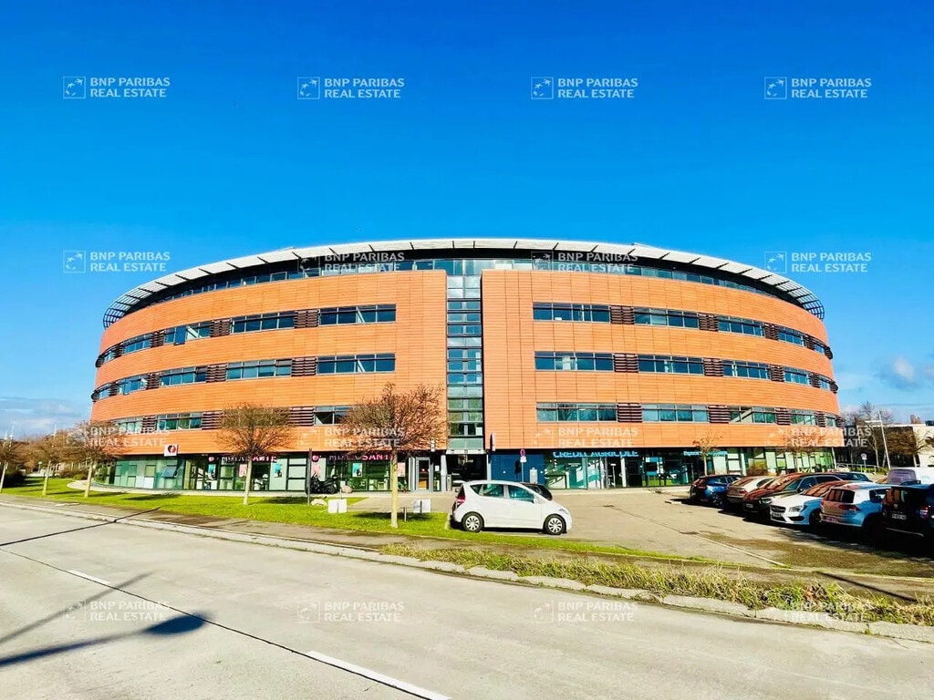 Location Bureaux 290 m² à 1 796 m² - Photo 1
