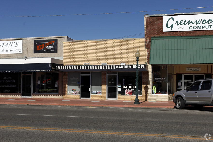 831 W Main St, Duncan, OK for rent - Primary Photo - Image 1 of 2