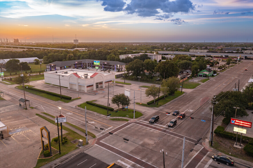 2001 Garth Rd, Baytown, TX for sale - Building Photo - Image 3 of 13