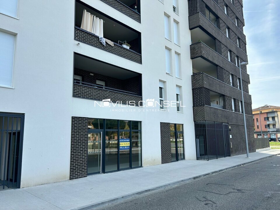 Office in Colomiers for sale Building Photo- Image 1 of 4
