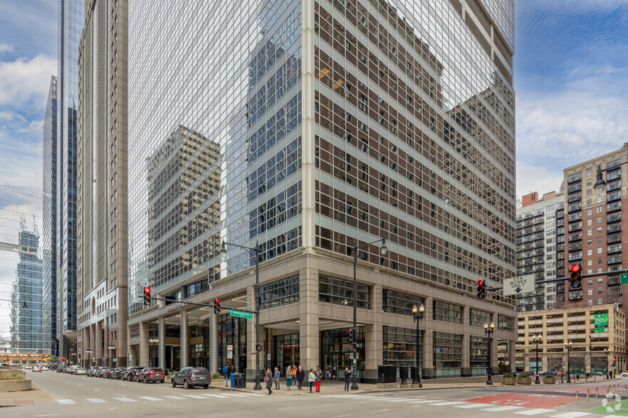 101 N Wacker Dr, Chicago, IL for rent - Building Photo - Image 1 of 4