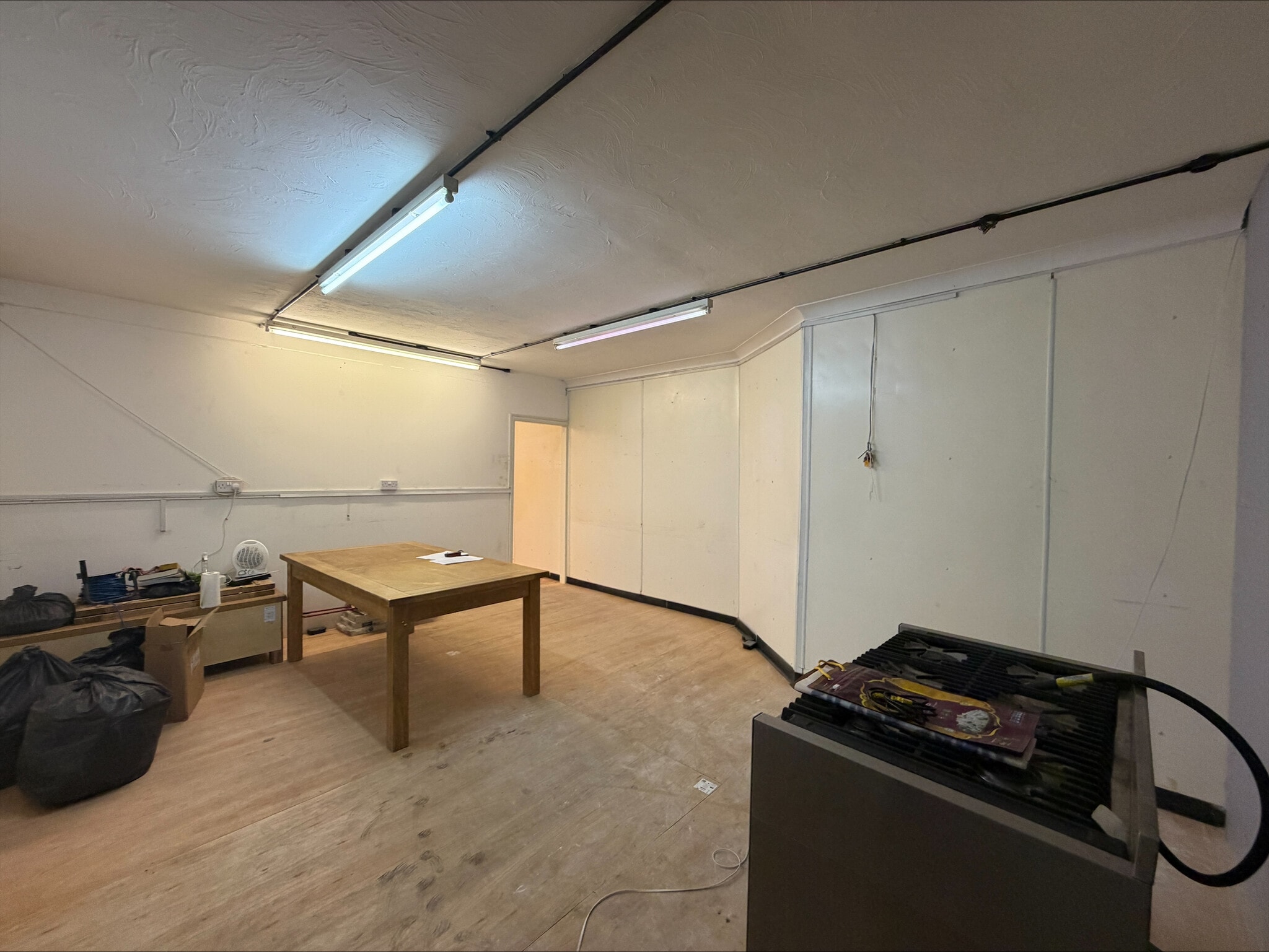 197 Laleham Rd, Shepperton to rent Interior Photo- Image 1 of 6