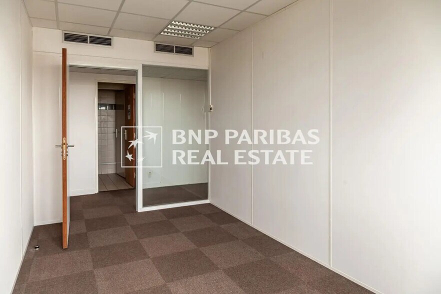 Office in Charenton-le-Pont to rent - Building Photo - Image 3 of 12
