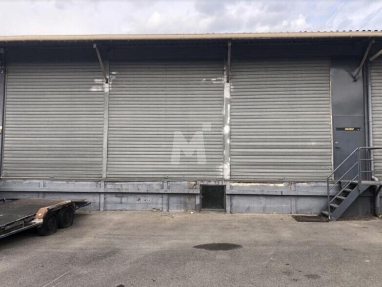 Industrial in Villeneuve-Saint-Georges to rent - Building Photo - Image 2 of 5