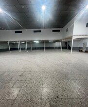 Industrial in Elche, Alicante to rent Interior Photo- Image 2 of 12