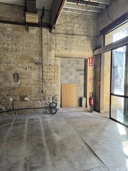 170 Cours Du Médoc, Bordeaux to rent - Interior Photo - Image 3 of 11