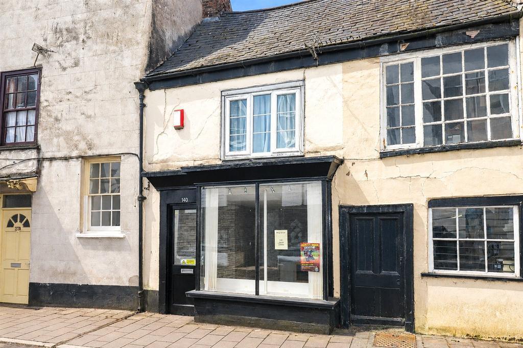 140 East St, South Molton to rent Building Photo- Image 1 of 5