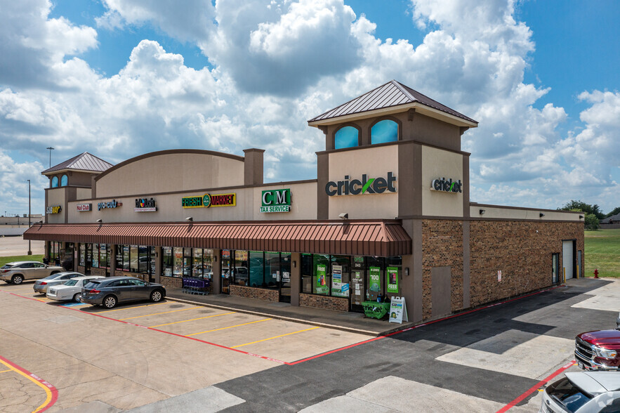 235 N Industrial Blvd, Bedford, TX for rent - Building Photo - Image 1 of 5