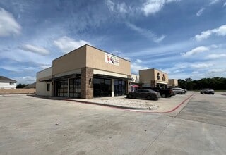 8421 FM 521 Rd, Rosharon, TX to rent Interior Photo- Image 2 of 2