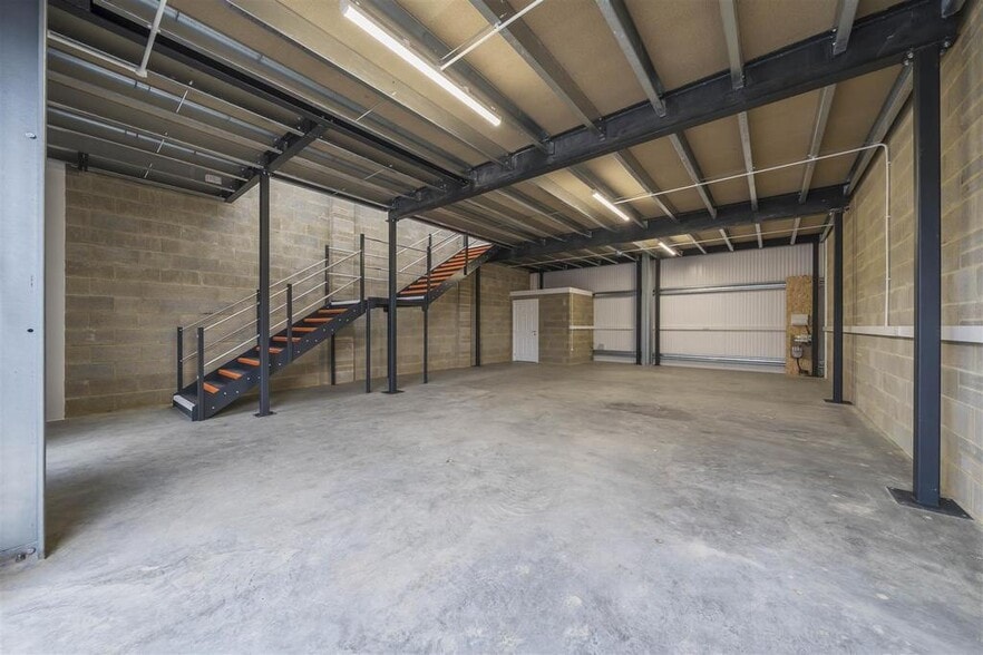 Unit 2, Ramsgate to rent - Building Photo - Image 2 of 6