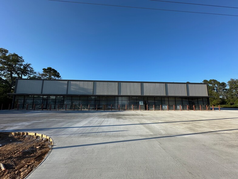 18491 Highway 105, Cleveland, TX for rent - Building Photo - Image 1 of 2