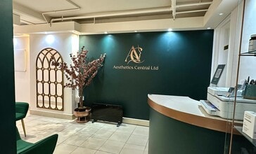 6 George St W, Luton to rent Lobby- Image 1 of 9