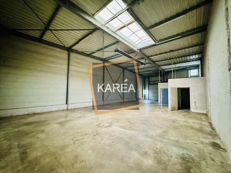 Light Industrial in Chessy to rent - Building Photo - Image 3 of 5
