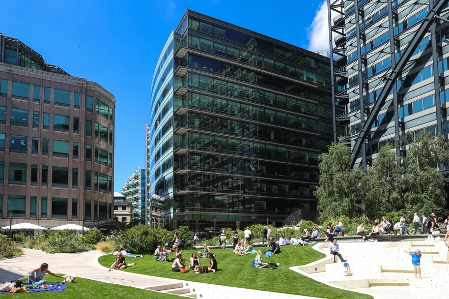 10 Exchange Sq, London to rent - Building Photo - Image 1 of 14