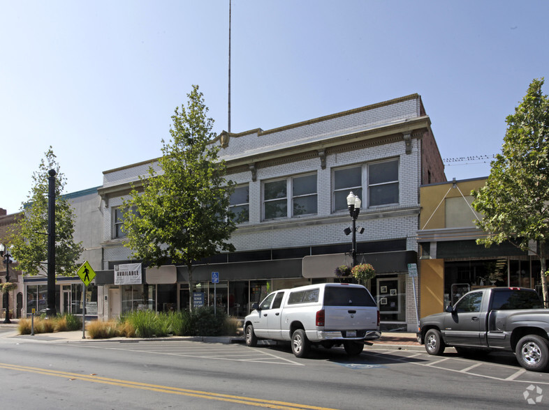 7541-7543 Monterey St, Gilroy, CA for sale - Primary Photo - Image 1 of 2