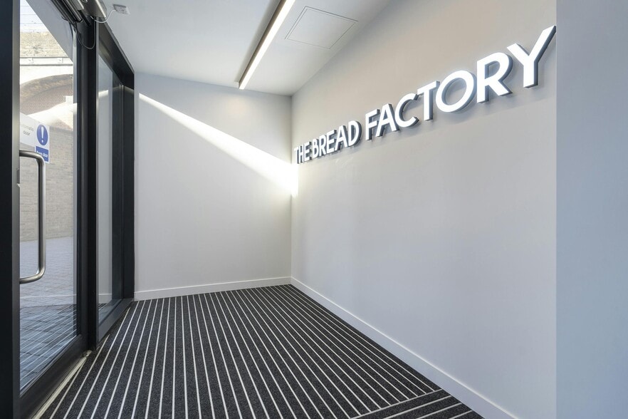 1-1C Broughton St, London to rent - Building Photo - Image 3 of 12