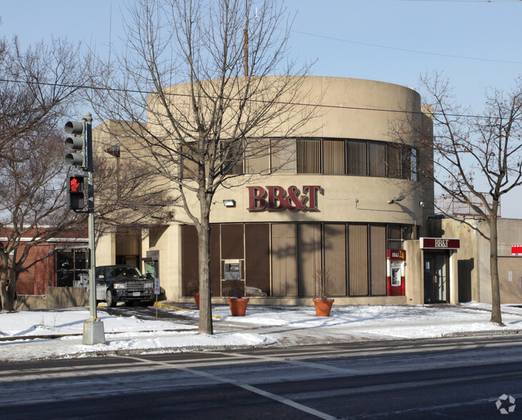 5200 Wisconsin Ave NW, Washington, DC for rent - Building Photo - Image 1 of 3