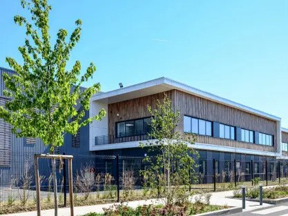 Industrial in Persan for sale - Building Photo - Image 1 of 14