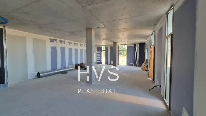 Office in Aix-en-Provence to rent - Building Photo - Image 2 of 9