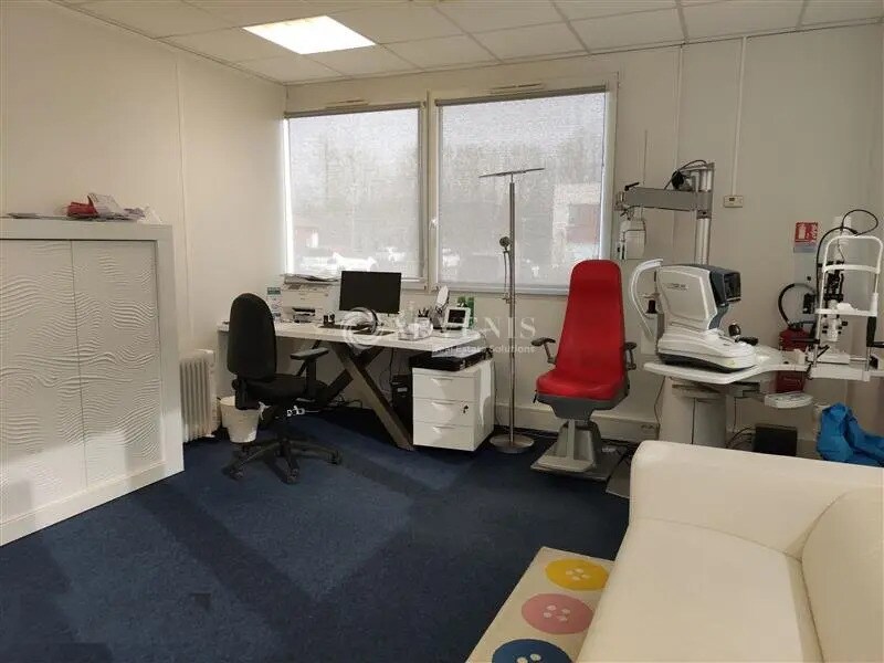 Location Bureaux 313 m² - Photo 1