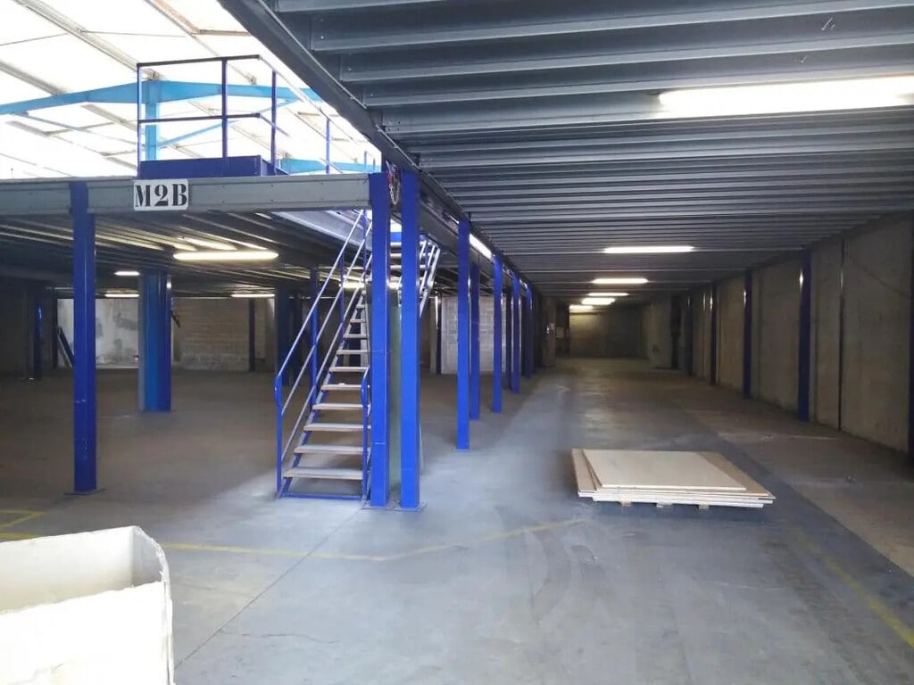 Location Entrepôt 4 755 m² - Photo 1
