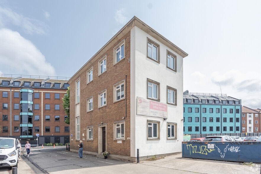 Wapping Rd, Bristol to rent - Building Photo - Image 3 of 3