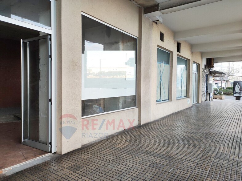 Retail in A Coruña, La Coruna to rent - Building Photo - Image 2 of 17