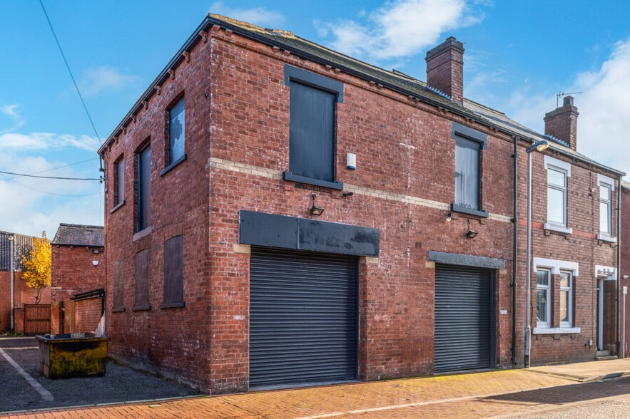 North Street, Castleford to rent - Building Photo - Image 2 of 2