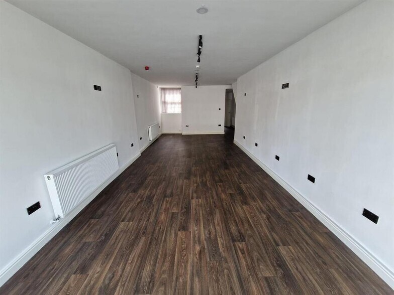 213 Seaview Rd, Wallasey to rent - Building Photo - Image 3 of 6