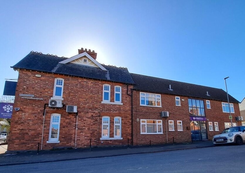 1 Brookfield Rd, Rushden for sale - Building Photo - Image 2 of 3
