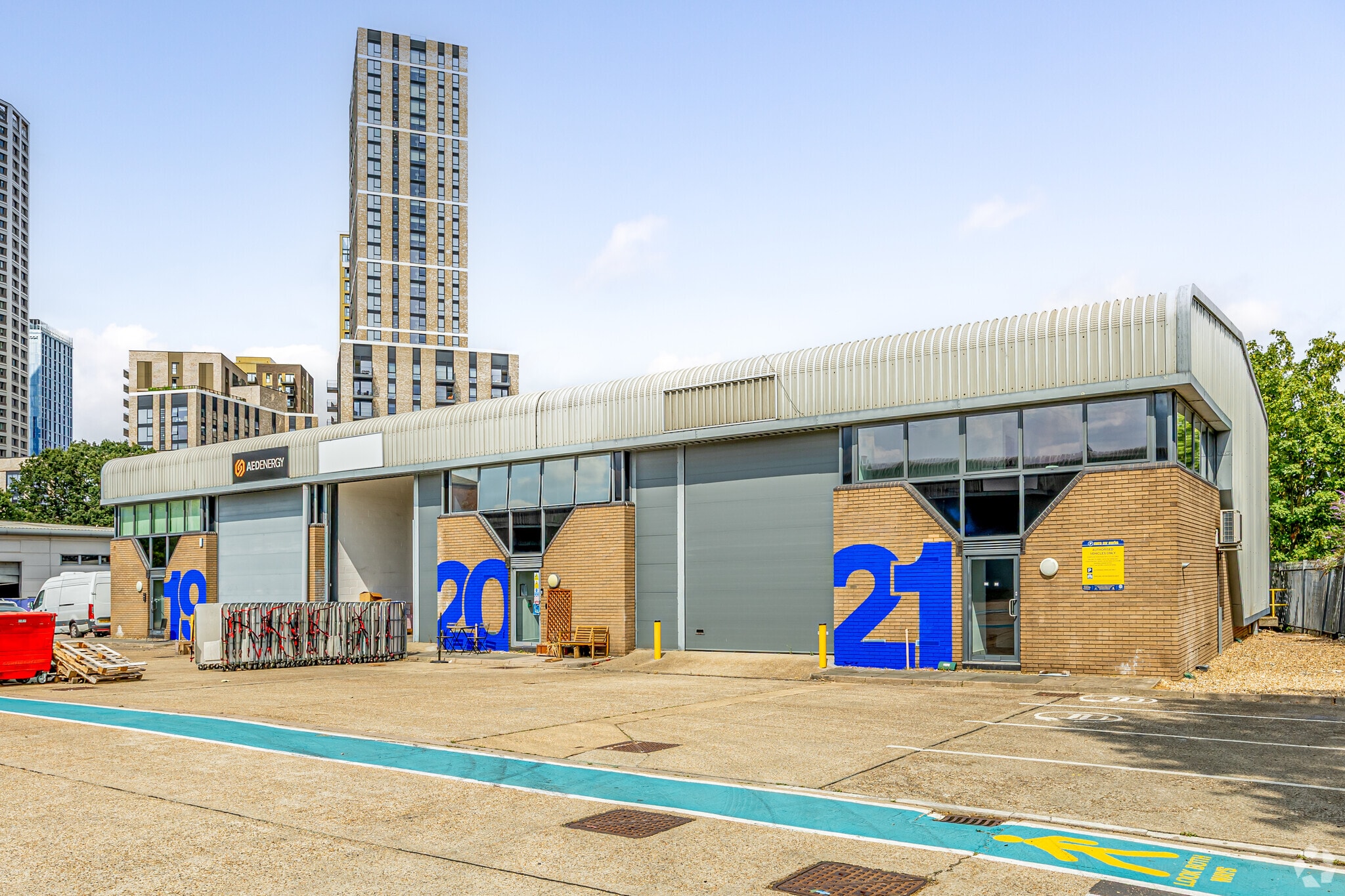 Victoria Rd, London to rent Primary Photo- Image 1 of 20
