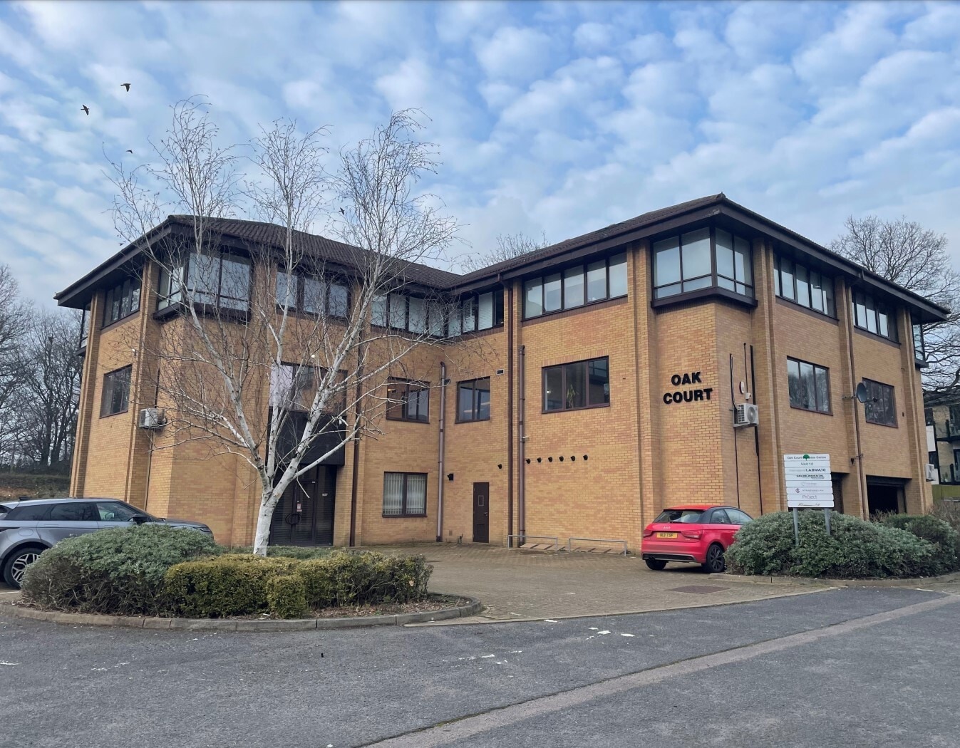 14 Sandridge Park, St Albans to rent Building Photo- Image 1 of 3