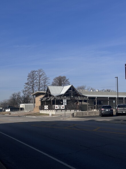 1529 E 3rd St, Tulsa, OK for rent - Building Photo - Image 1 of 16