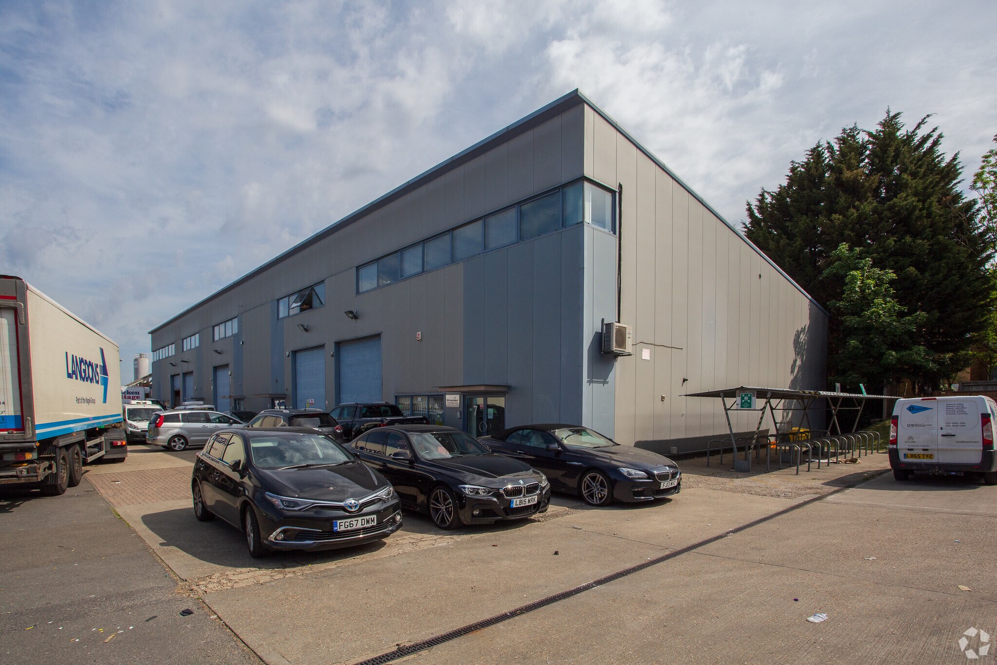 Beddington Farm Rd, Croydon for sale Primary Photo- Image 1 of 1