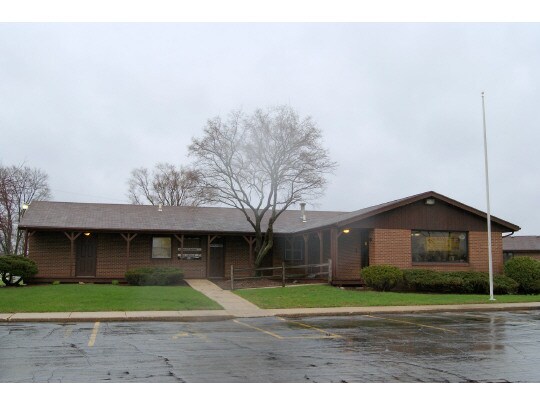 1107 N Blackhawk Blvd, Rockton, IL for rent - Building Photo - Image 1 of 11