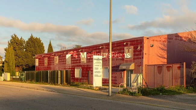 Vente Entrepôt 2 900 m²