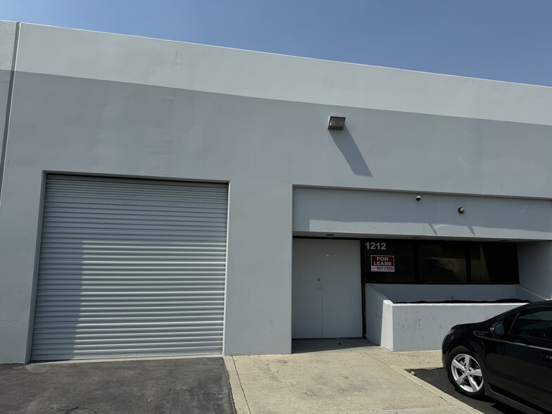 1202-1228 W Merrill Ave, Rialto, CA for rent - Building Photo - Image 3 of 6