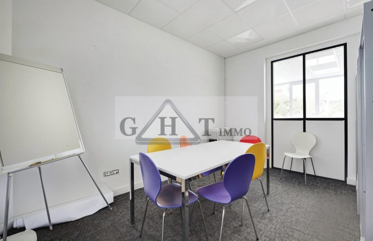 Industrial in Montreuil for sale Interior Photo- Image 1 of 4