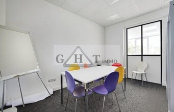 Industrial in Montreuil for sale Interior Photo- Image 1 of 4