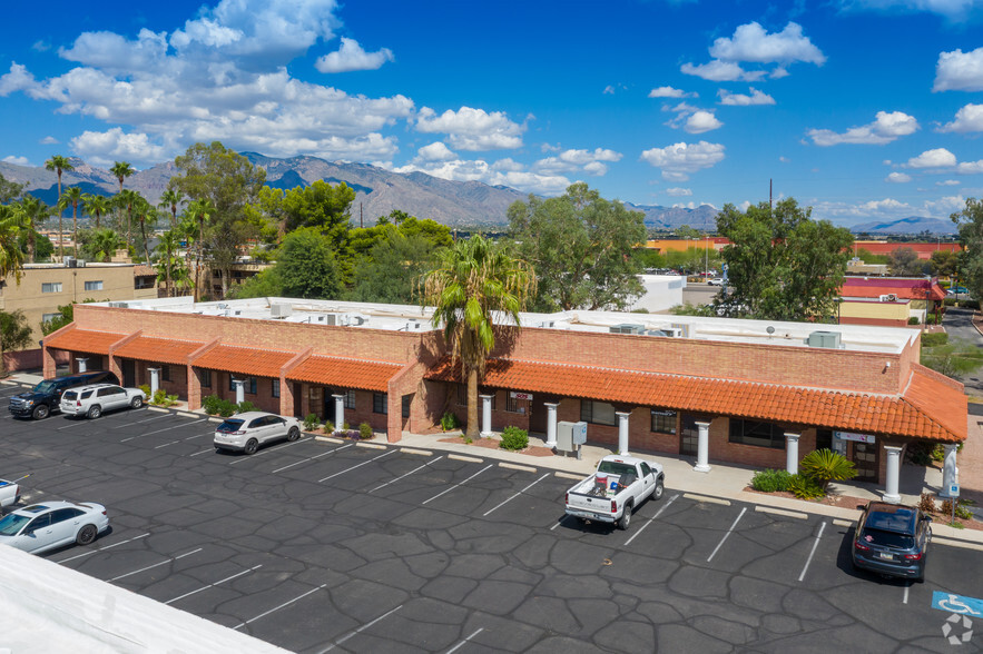 460-470 W Roger Rd, Tucson, AZ for sale - Building Photo - Image 1 of 1