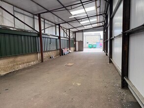 West Chiltington Ln, Billingshurst to rent Interior Photo- Image 2 of 4