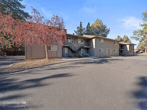 1000 NE Butler Market Rd, Bend, OR for sale Primary Photo- Image 1 of 18