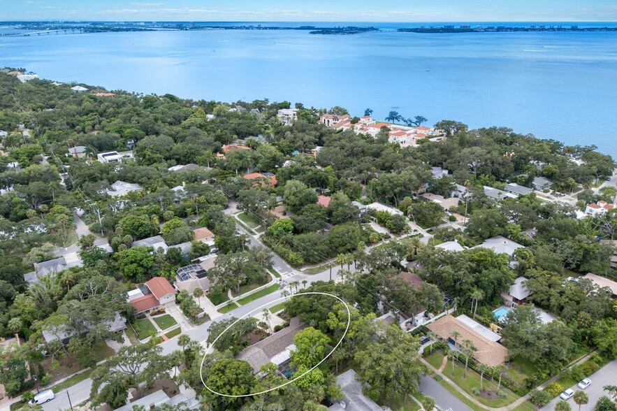 941 Virginia Dr, Sarasota, FL for sale - Building Photo - Image 1 of 117