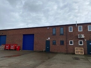 1 Riverside Av W, Lawford to rent Building Photo- Image 1 of 3