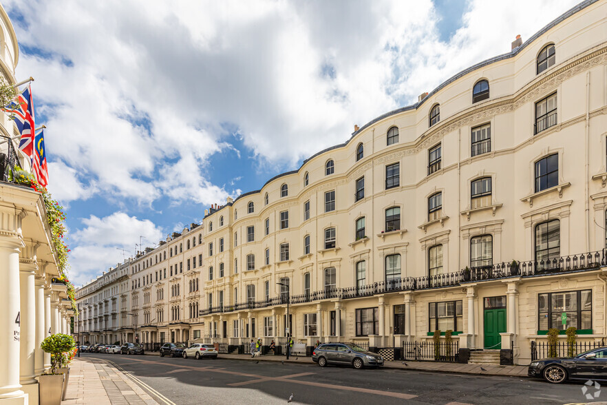 33-36 Princes Sq, London for sale - Primary Photo - Image 1 of 2