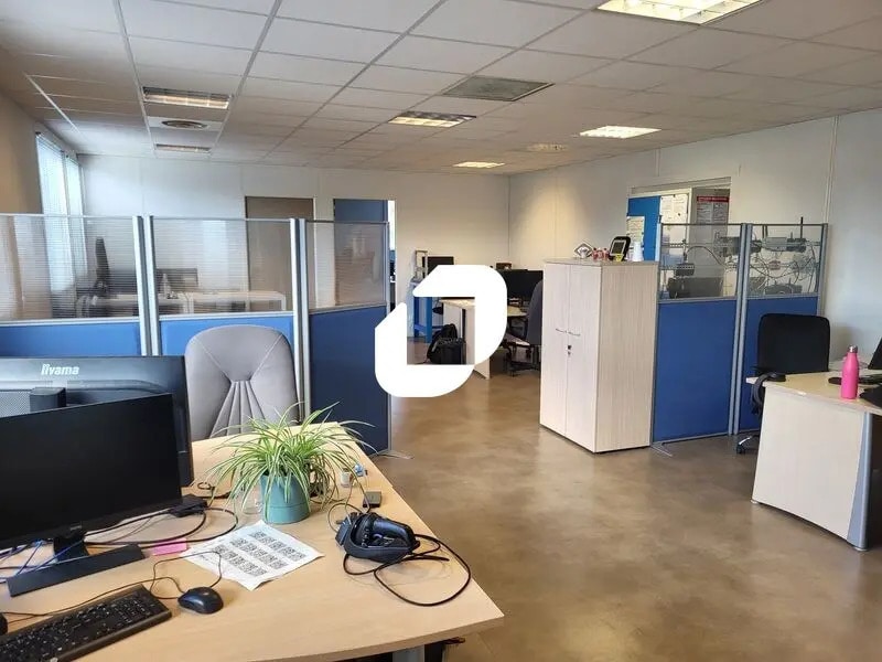 Vente Bureaux 750 m² - Photo 1