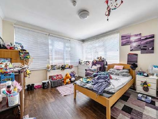 125 Chaldon Rd, Caterham for sale - Interior Photo - Image 2 of 2