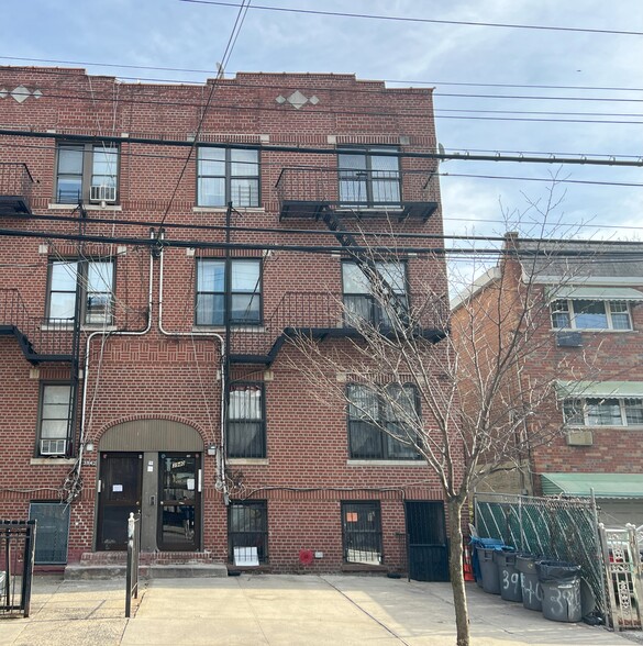 Three Building Multifamily in Bronx portfolio of 3 properties for sale on LoopNet.co.uk - Building Photo - Image 3 of 4